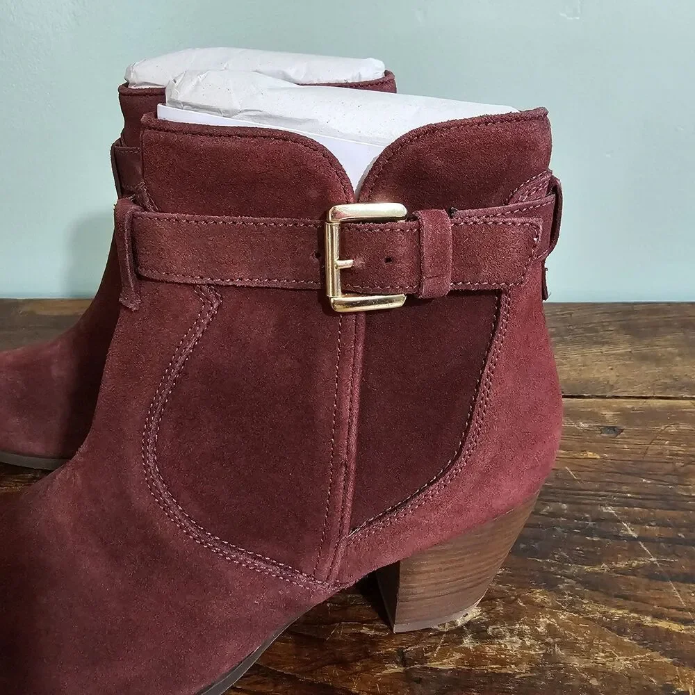 Diba Sleek Burgundy Almond Toe‎ Suede Bootie Size 9
